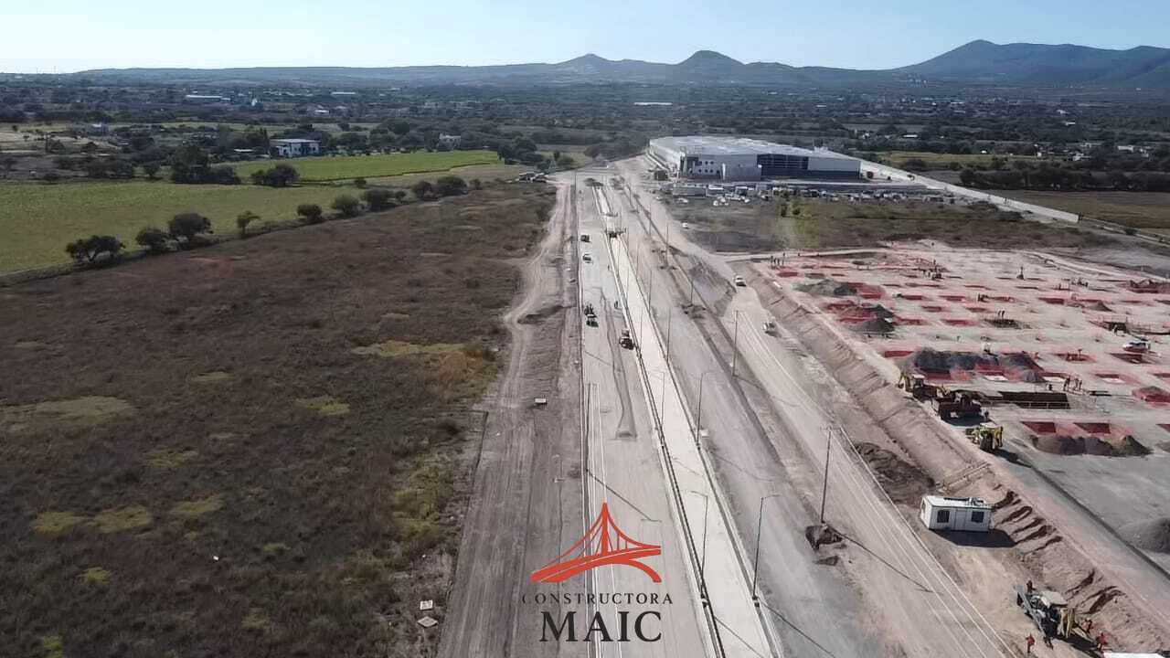 VIALIDAD EN PARQUE INDUSTRIAL